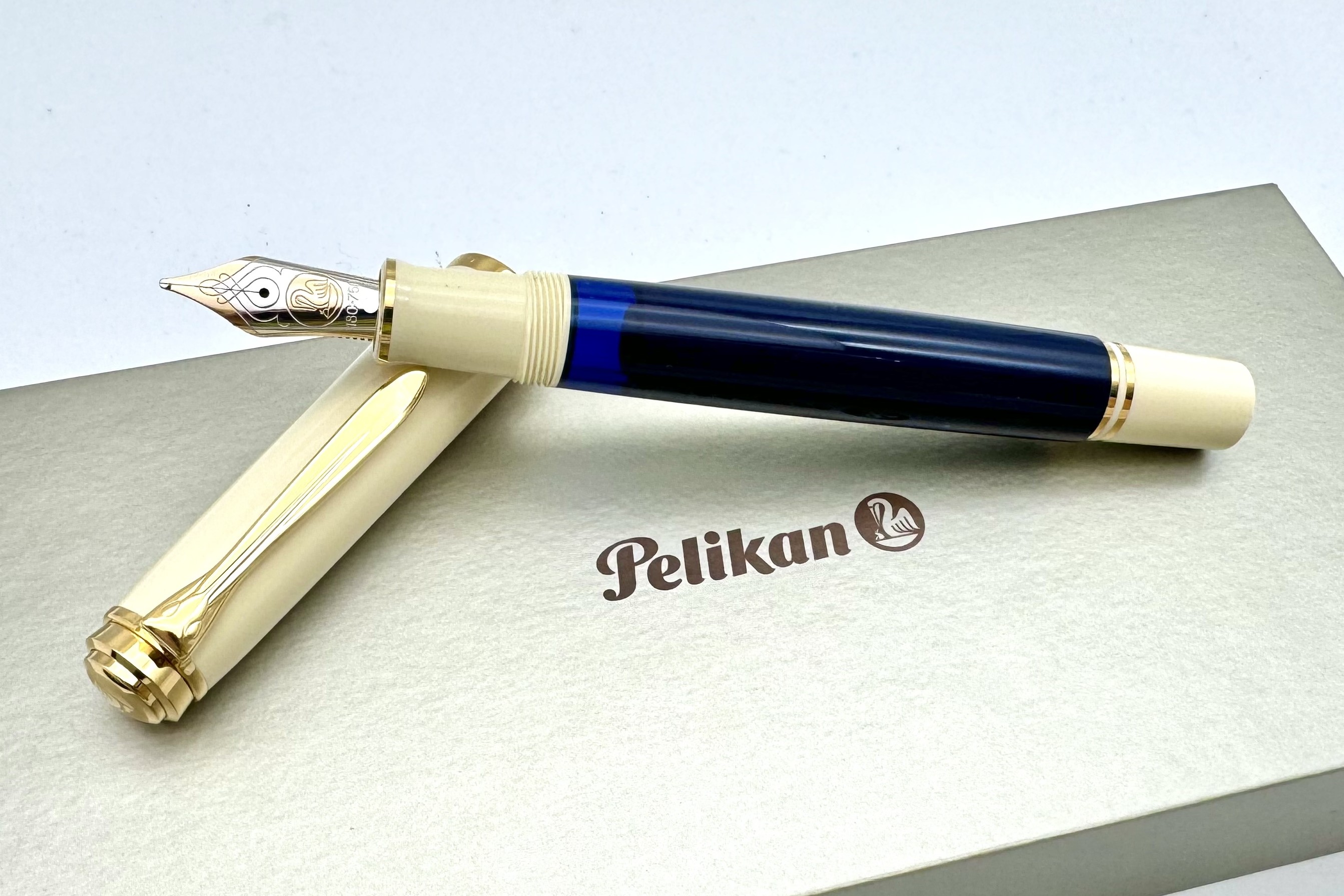 PelikanSEM800CreamBlueFP_A